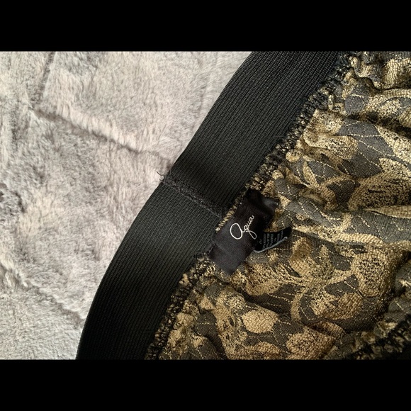 AQUA size M black and nude lace skirt , used but great condition - Picture 3 of 4